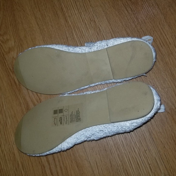 White flats - Picture 3 of 3